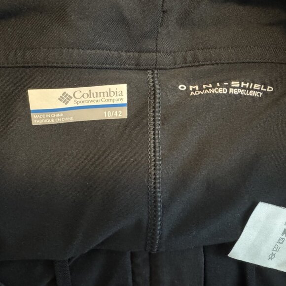 Columbia Size 10 Women's Athletic Black Skort with Zip Pocket - Performance Acti - Picture 2 of 5